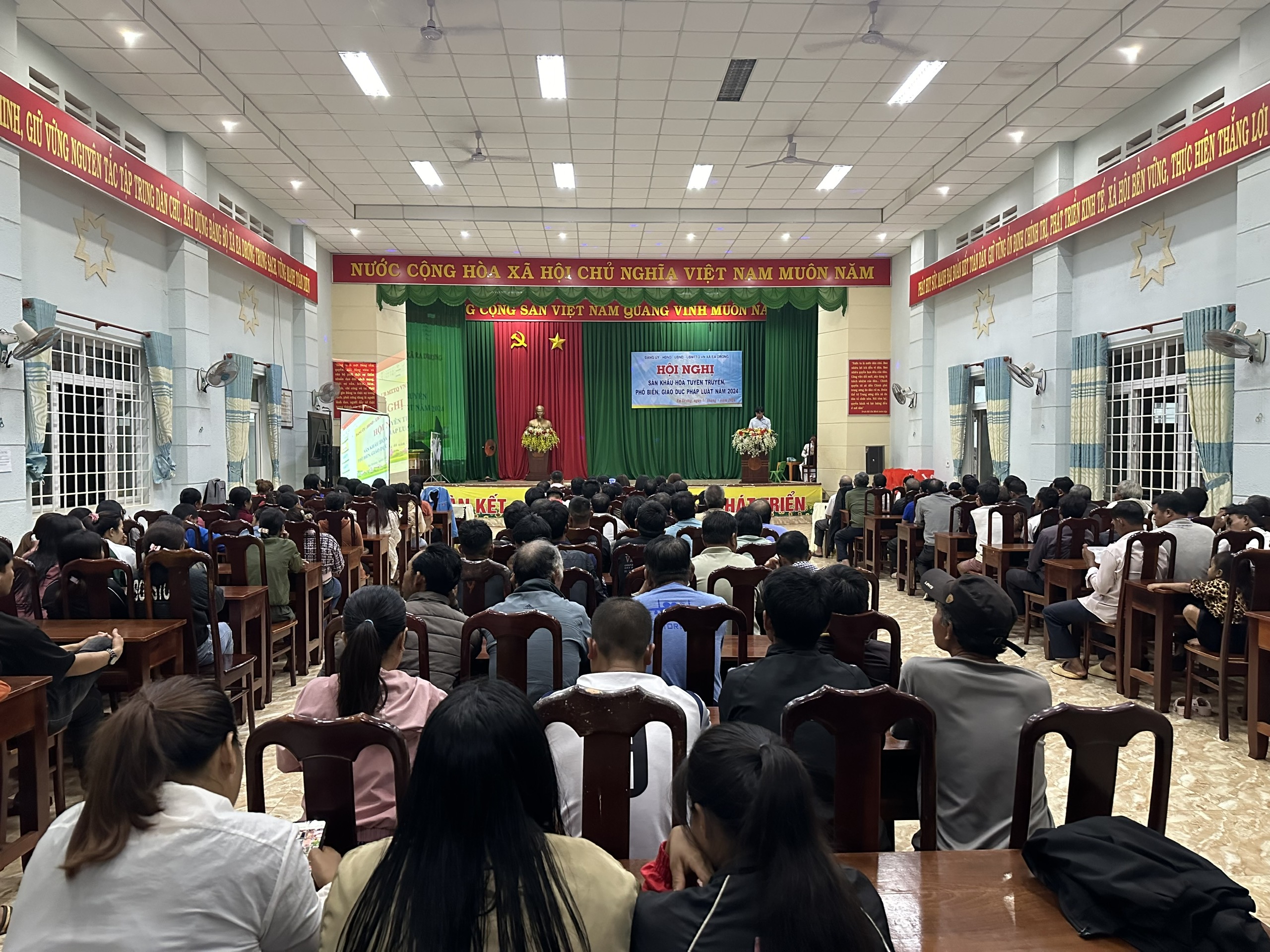 Người tham dự
